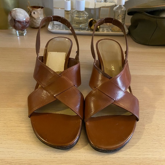 Naturalizer sling back heeled sandals size 8 - Picture 3 of 5